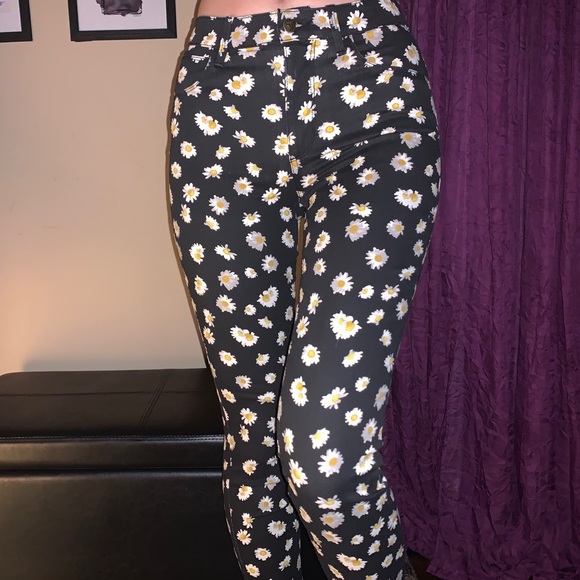 Guess Black Jeans with Daisies - Picture 1 of 5